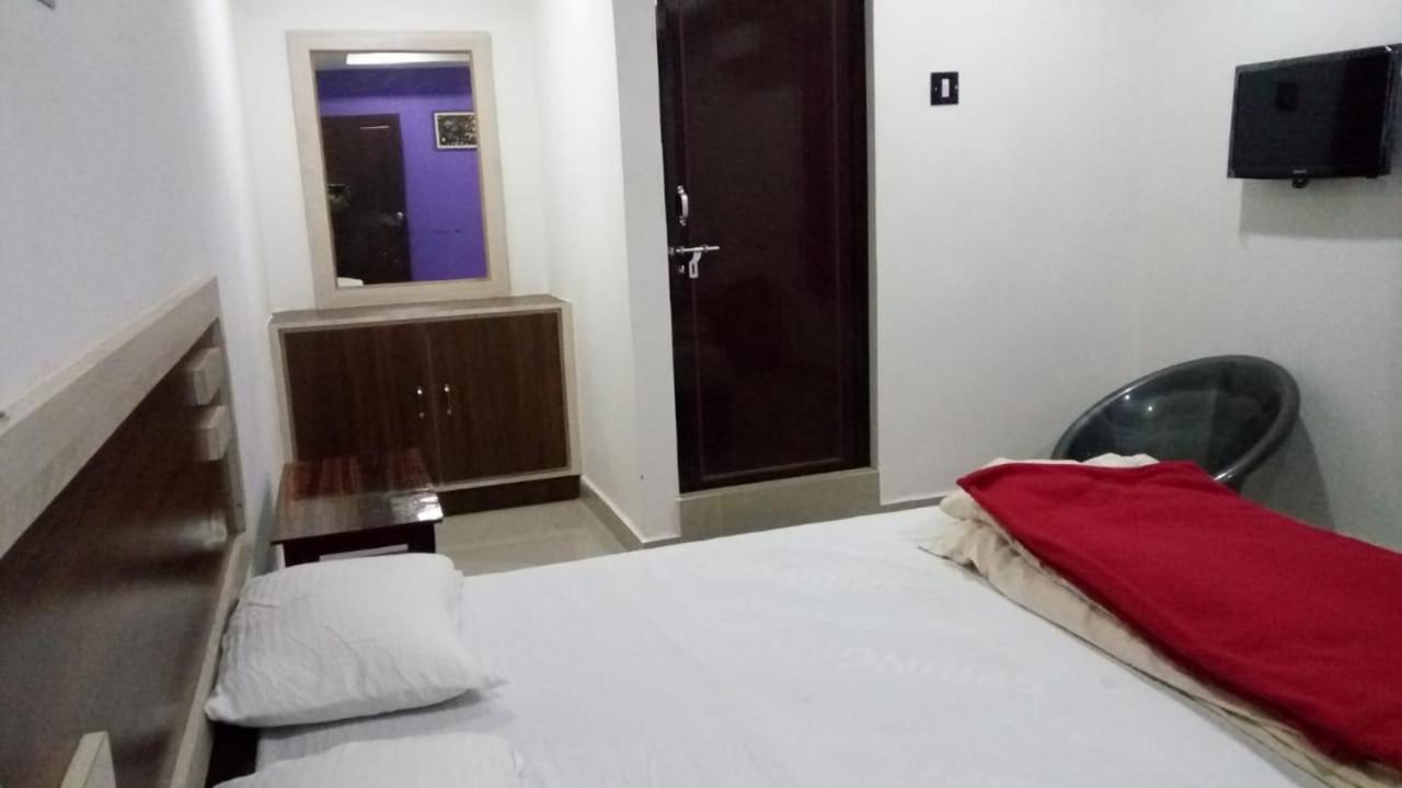 Hotel Vashishta Inn Paderu ภายนอก รูปภาพ